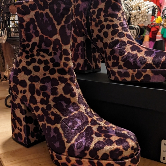 Betsy Johnson Boots - Picture 2 of 6